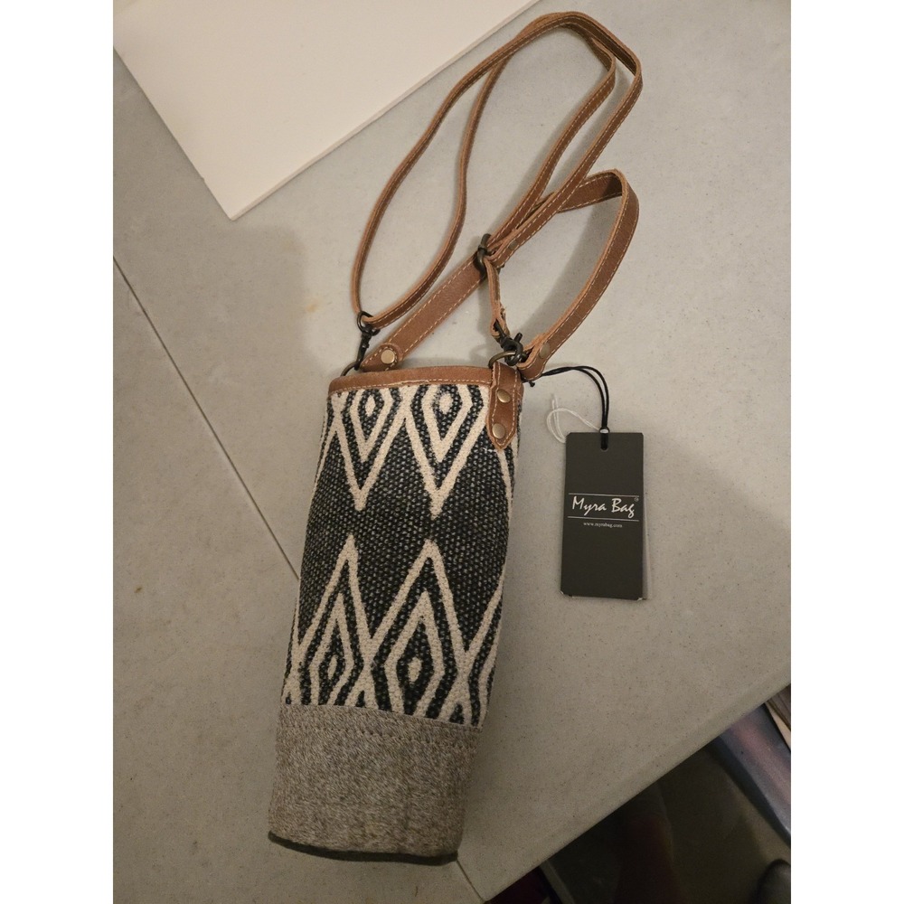 NWT Myra Wine Bottle Bag New Rendevouz Handcrafted Gift Vintage Style Eco